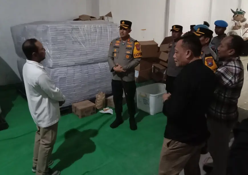 Polres dan KPU Jombang Lakukan Pengecekan Logistik Pilkada 2024