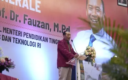Kembali ke UMM, Wamen Diktisaintek Prof Fauzan Memotivasi Mahasiswa dalam Acara Student Day