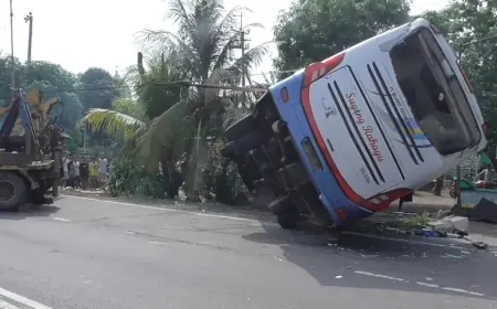Bus di Sidoarjo Terguling Menghindari Mobil Putar Balik, 7 Penumpang Terluka, Satu Tangannya Putus