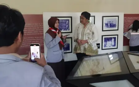 Dorong Konten Positif, YKAI Jatim dan STIKOSA AWS Bekali Remaja Surabaya Etika Jurnalistik