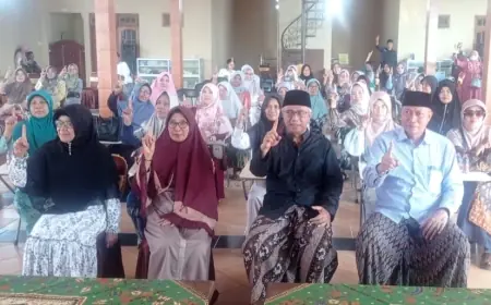 Ibu-ibu Muslimat NU Kota Kediri Doakan Vinanda-Gus Qowim jadi Wali Kota Kediri