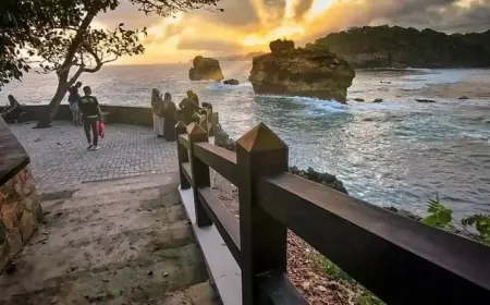 Pantai Ngliyep, Surga Tersembunyi di Malang yang Wajib Dikunjungi