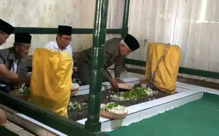 Sambut Hari Jadi, Bupati Sanusi Ziarah ke Makam Pendahulu