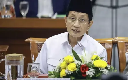 Takut Diduga Gratifikasi, Menteri Agama Serahkan Paket yang Diterimanya ke KPK