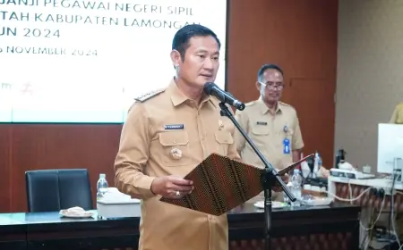 Bupati Lamongan Ambil Sumpah 16 PNS  yang Baru Dilantik, Ini Pesannya