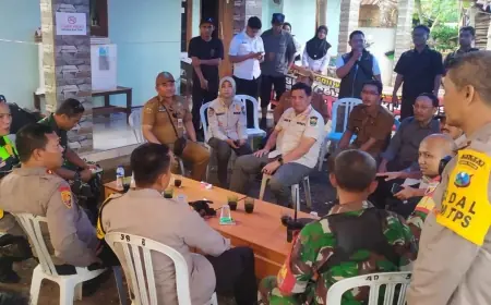 Forkopimda Bondowoso Tinjau TPS 2T, Distribusi Logistik Pilkada Ada yang Dipikul dan Diangkut Kuda
