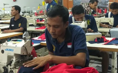 Warga Binaan Lapas Pasuruan Terima Pesanan Ribuan Kaus