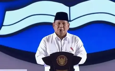 Prabowo Menangis Umumkan Kenaikan Gaji Guru