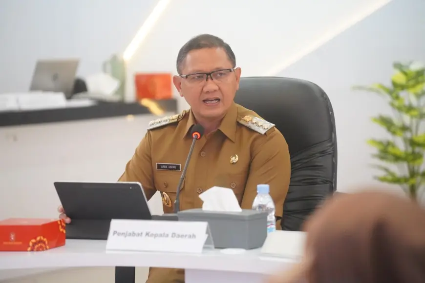 Masyakarat Kota Batu Keluhkan Penempatan Baliho Peserta Pilkada