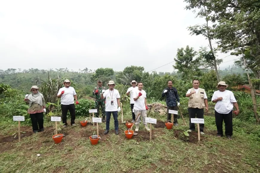 Dukung Petani Lokal, PLN Nusantara Power UP Paiton Launching Program Petani Aren Mandiri