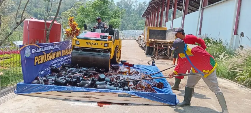 48 Kasus Inkrah, Kejaksaan Kota Batu Musnahkan Barang Bukti