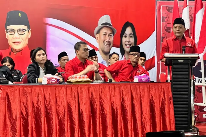 Ahmad Basarah Bakar Semangat Kader PDIP untuk Menangkan Sam HC-Ganis di Kota Malang dan Risma-Gus Hans di Jatim