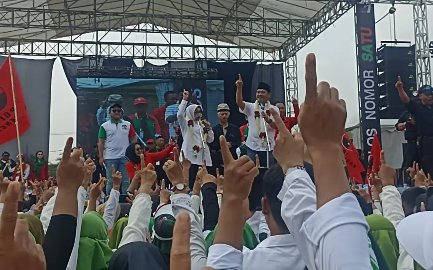 Gelar Kampanye Akbar di Alun-Alun Jombang, Paslon MuRah: Sementara Ini hanya Bisa Beri Janji