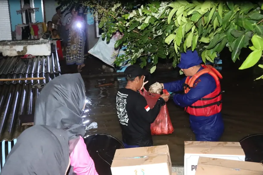 Banjir di Malang Mulai Surut, Bantuan Logistik Sempat Terhambat Jalanan Berlumpur