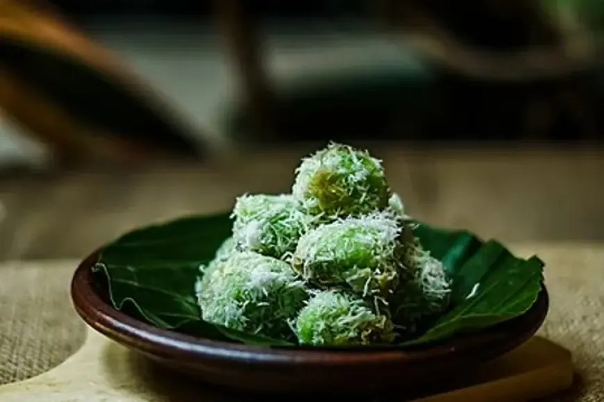 Klepon, Kue Legendaris  Asal Pasuruan yang Mengakar dalam Budaya Indonesia dan Dunia