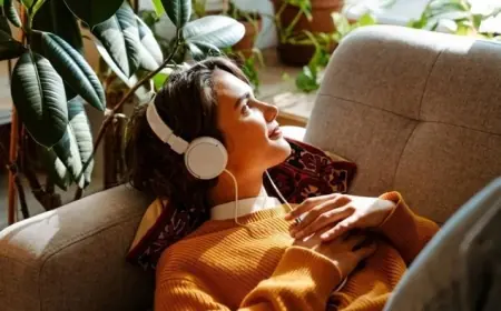 5 Lagu Bertema Desember yang Wajib Ada di Playlist Akhir Tahun Anda