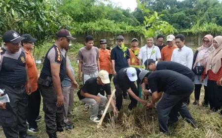 Gerakan Reboisasi UIN Khas Jember: Jaga Alam Untuk Kebaikan 