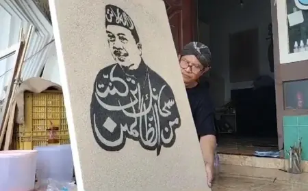 Geluti Lukis Pasir, Pria Asal Jombang Gambar Para Tokoh Hingga Dapat Hak Paten