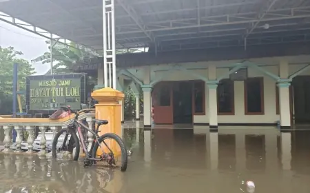 Hujan Deras Sebabkan Ratusan Rumah di Mojokerto Terendam Banjir