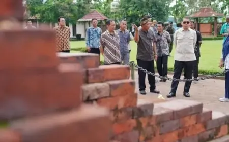 Kunjungi Candi Brahu di Mojokerto, Fadli Zon Janjikan Perluasan Wilayah