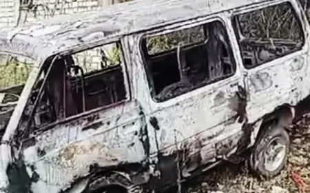 Dikemudikan Mak-Mak, Mobil di Sampang Masuk Jurang hingga Terbakar