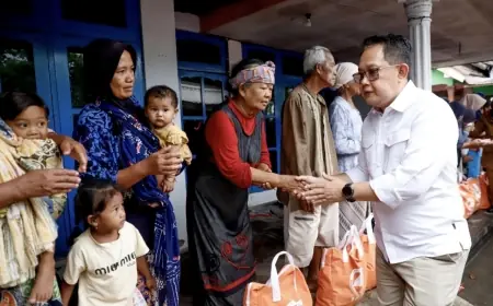 Pj Gubernur Jatim Santuni Korban Tragedi KLM Fajar Lorena Safari, Tim SAR masih Cari Penumpang Hilang