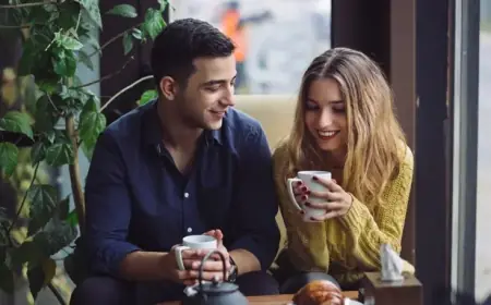 Tak Perlu Kata-Kata, 7 Tanda Ini Buktikan Seseorang Sedang Jatuh Cinta Padamu