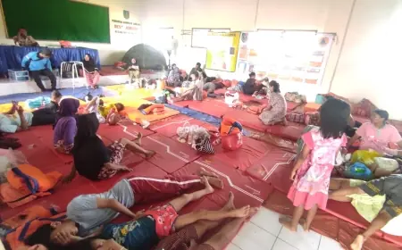 Ketinggian Banjir di Jombang masih 1,5 Meter, Pengungsi Terus Berdatangan
