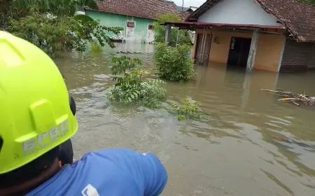 Banjir di Mojokerto Hampir Sepekan, Rumah Warga Mulai Rusak