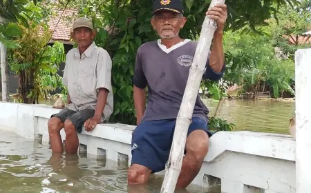 Sepekan belum Surut, Korban Banjir di Mojokerto hanya Bisa Pasrah
