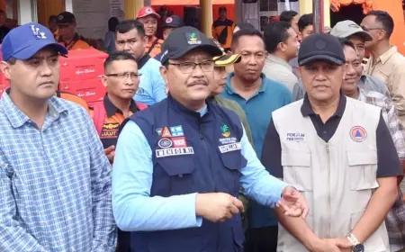 Mensos Janji Bantuan Rumah Rusak dan Pemprov Urai Penyebab Banjir Mojokerto