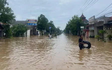 Tragedi Banjir di Ponorogo, Seorang Pria Berusaha Selamatkan Anak, Keduanya Malah Tewas Terseret Arus Deras