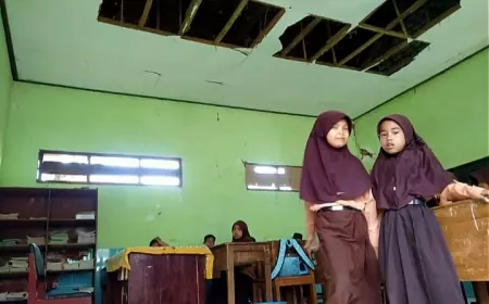 Miris! Gedung Sekolah di Sampang Tak Layak Ditempati
