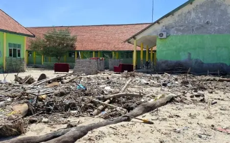 Rusak Parah Diterjang Banjir Rob, SMKN 3 Sampang Minta Relokasi