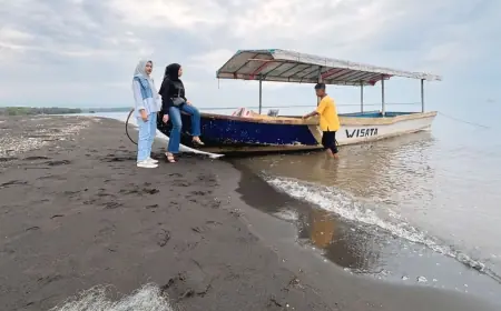 Menjelajah Pulau Cinta, Pulau Perawan di Utara The Bentar Beach Probolinggo