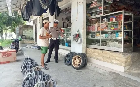 Antisipasi Maraknya Knalpot Brong pada Malam Tahun Baru, Satlantas Polres Sampang Gerilya Bengkel Motor