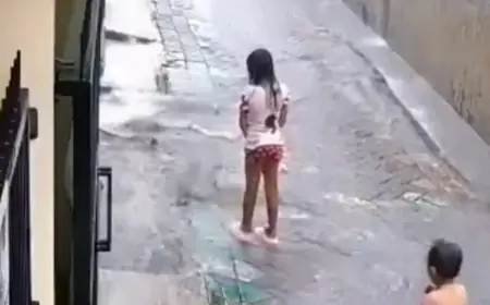 Hari Kedua Pencarian Balita Hanyut di Selokan Surabaya, Tim Gabungan Fokus Susuri Sungai