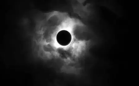 Fenomena Astronomi Langka, Bulan Hitam Akan Warnai Langit Akhir Tahun