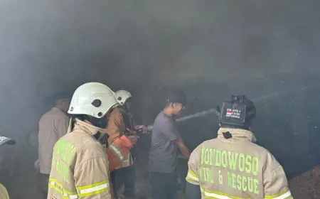 Ditinggal Salat, Gudang Tembakau di Curahdami Bondowoso Dilalap Jago Merah