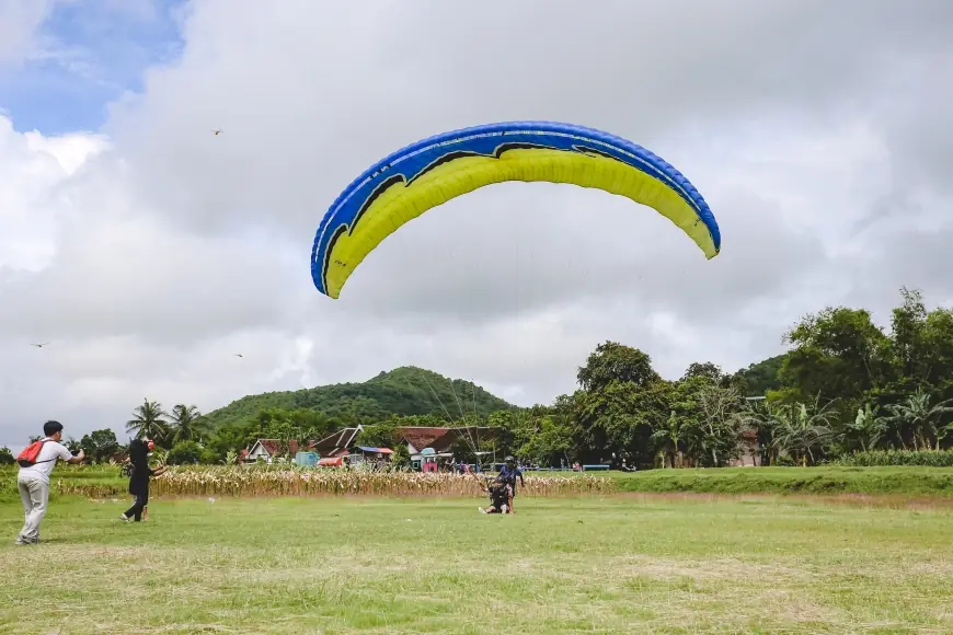 Tarik Wisatawan, Jember  Sport Tourism Paralayang  Festival Digelar di Skyland