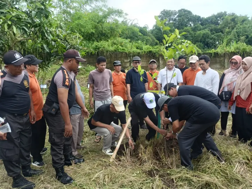 Gerakan Reboisasi UIN Khas Jember: Jaga Alam Untuk Kebaikan 