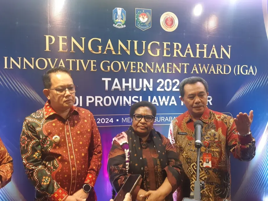 Hadiri Penganugerahan IGA 2024 di Surabaya: Wamendagri Dorong Daerah Lain Tiru Inovasi Jawa Timur