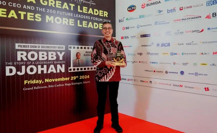 Prestasi Bank Jatim: Busrul Iman Diganjar Banker of the Year 2024, Bank Terus Dorong Inovasi Digital