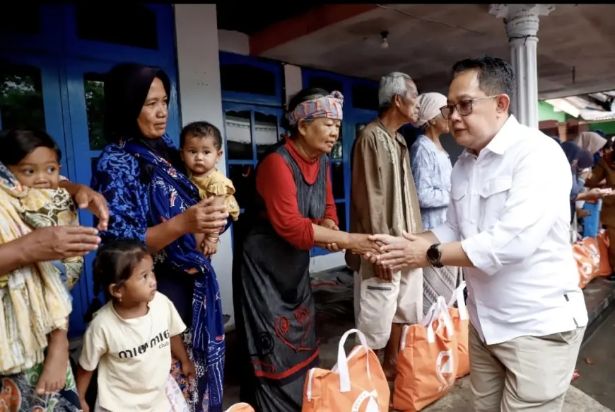 Pj Gubernur Jatim Santuni Korban Tragedi KLM Fajar Lorena Safari, Tim SAR masih Cari Penumpang Hilang