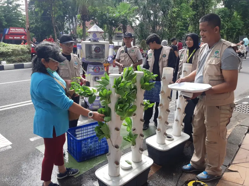 Bazar Tani Vol. 3: Menghubungkan Petani Urban dan Masyarakat Kota Surabaya Lewat Hasil Tani