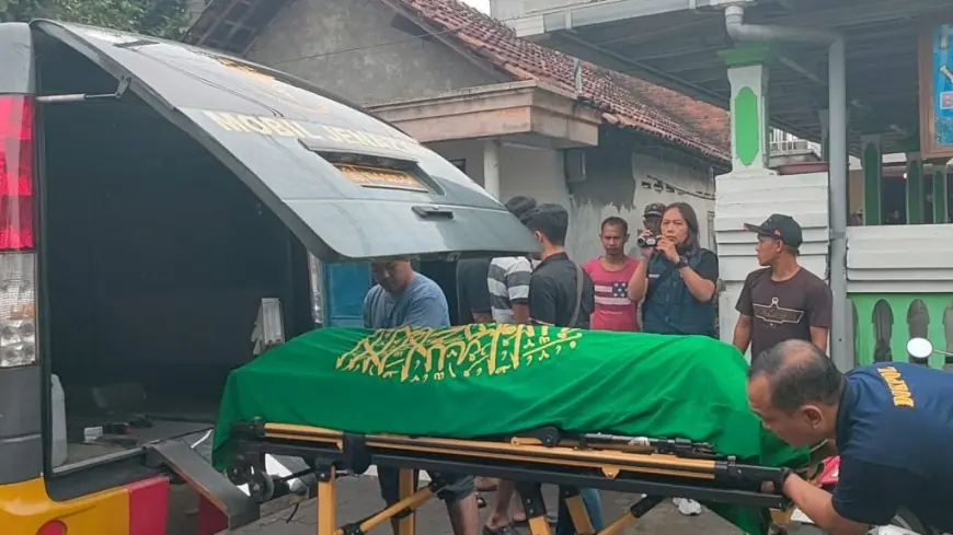 Geger di Sidoarjo, Anak Bunuh Ayah Kandung dengan Brutal, Kamar Tidur Dipenuhi Darah