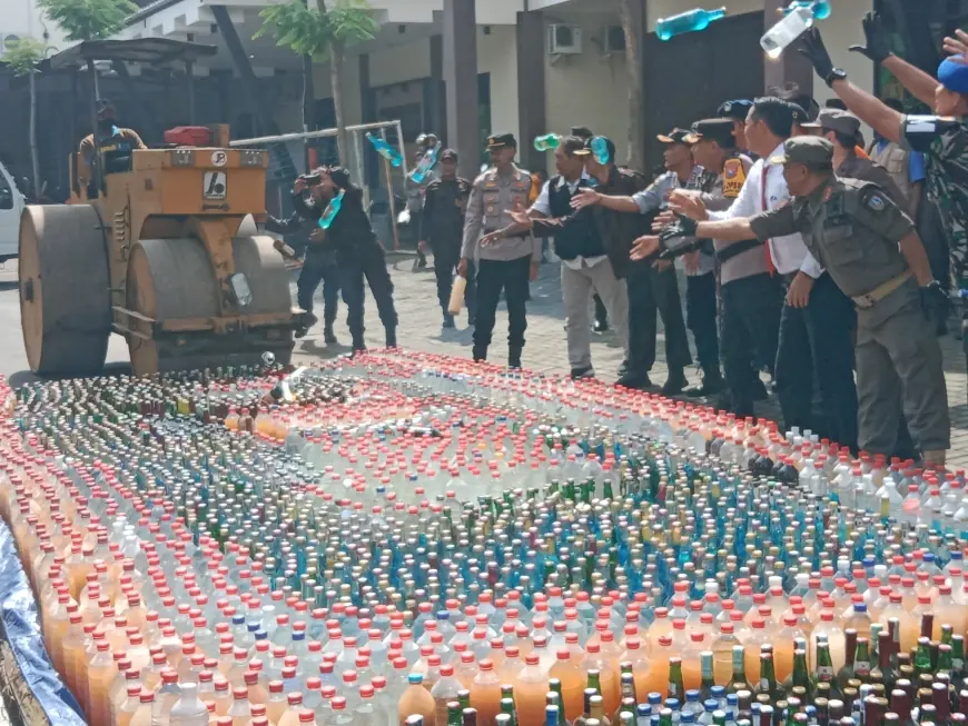 Peredaran Miras di Jombang Masih Marak, 3.627 Botol Dimusnahkan