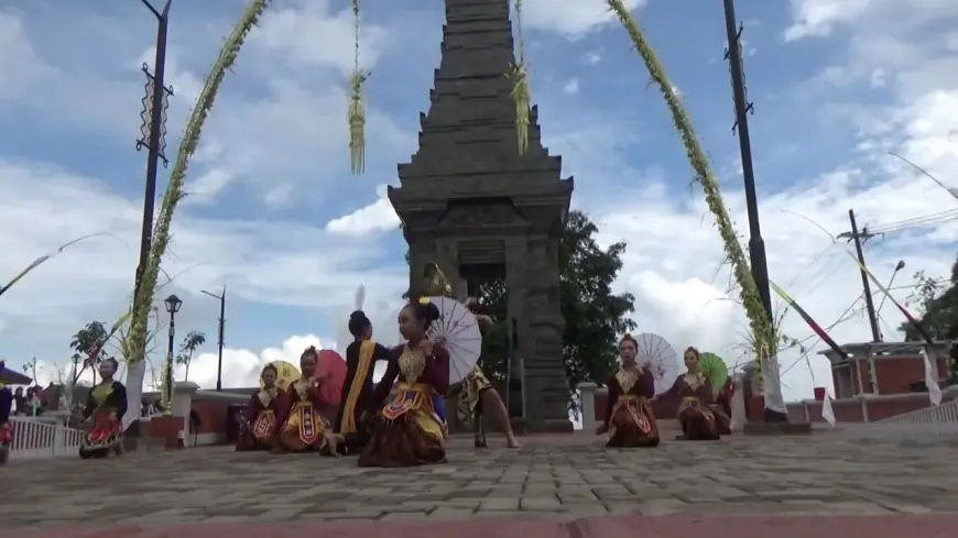 Ratusan Guru dan Siswa Sajikan Dramatari Kolosal Ekalawya di Gerbang Bromo
