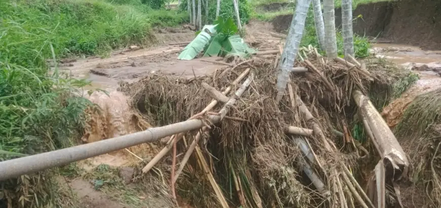 Akibat Banjir dan Longsor, Ratusan KK di Tlogosari Bondowoso Butuh Air Bersih