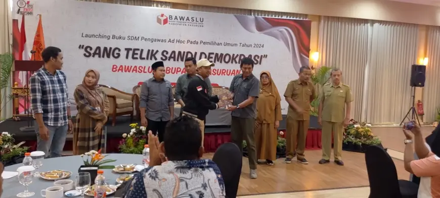 Bawaslu Kabupaten Pasuruan Luncurkan Buku Berjudul "Telik Sandi Demokrasi"